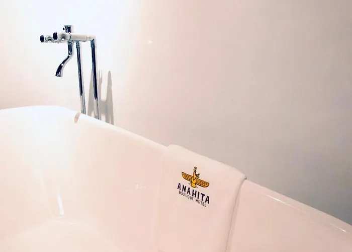 Anahita Boutique 4*